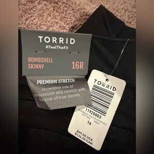 NWT Torrid Bombshell Distressed Skinny Jeans - Black